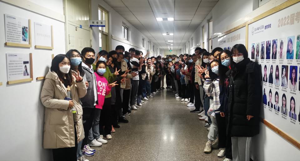 beat365亚洲官方网站学生党支部开展“献礼二十大，党员在行动”志愿服务活动